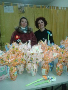 donazioni di uova pasquali ed i giochi, ai bambini meno fortunati della Parrocchia Santo Spririto di Avezzano.
